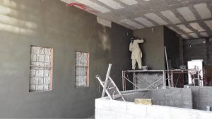 عامل بلاستر في الفجيرة